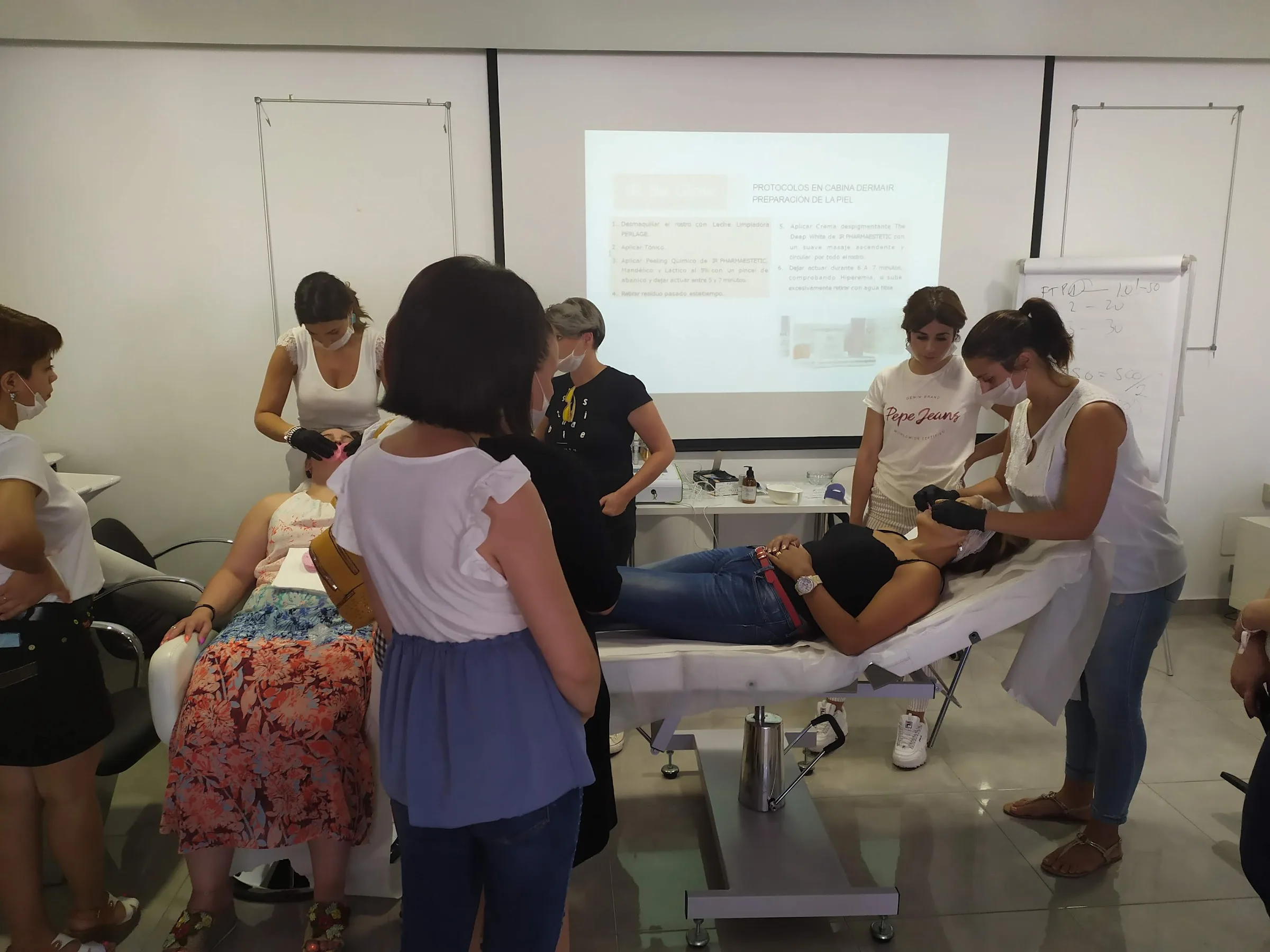 Formación práctica de estética en cabina